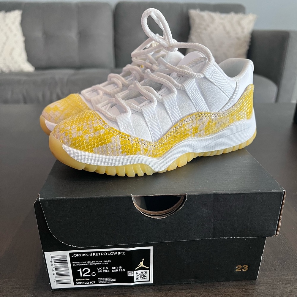 Jordan 11 Low 'Yellow Python'
